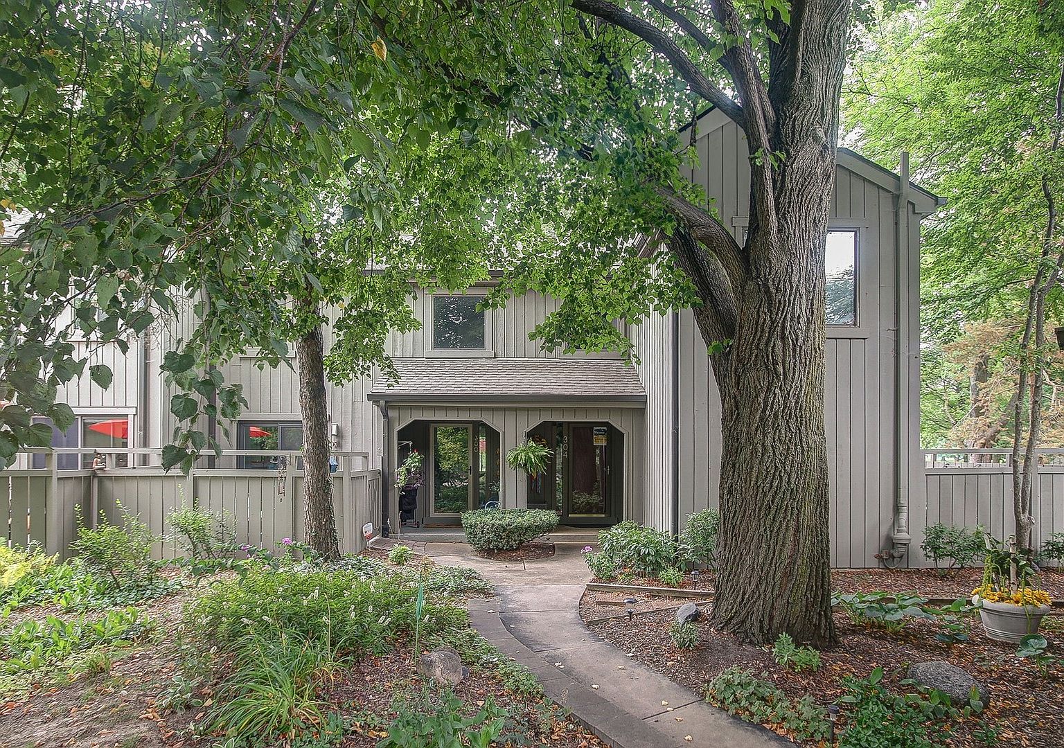 300 Shoreline Rd, Lake Barrington, IL 60010 MLS 11854920 Zillow