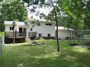 10347 Carmer Rd, Fenton, MI 48430