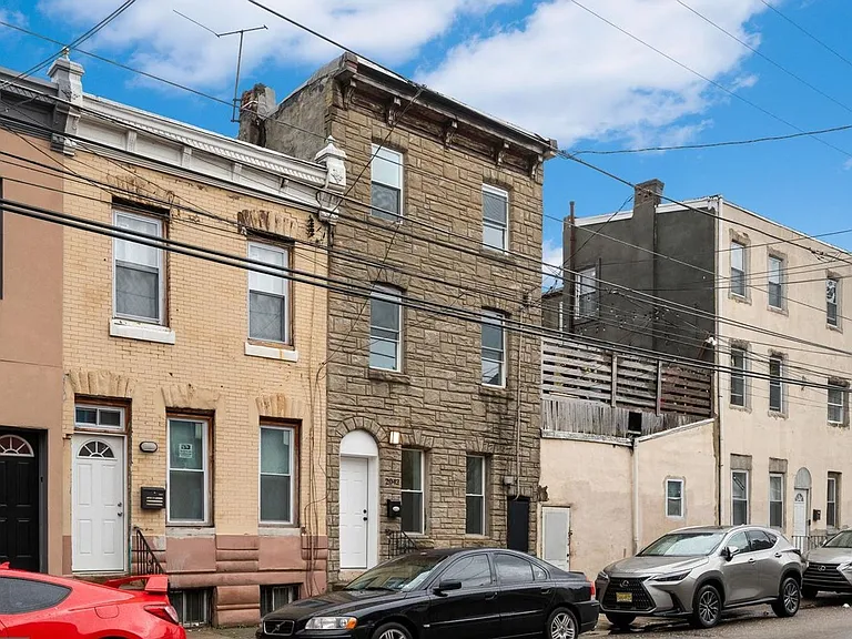 2042 E Somerset St — Photo 18