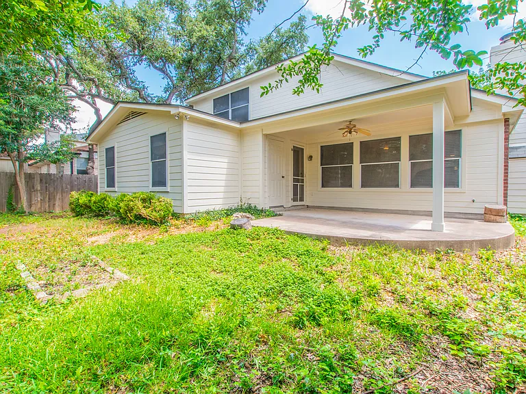 2811 Hannah Kay Ln — Photo 17