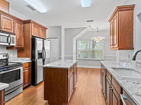 5th image of 1120 Archangel Way