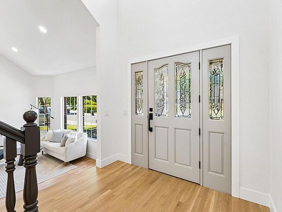 5th image of 7 Chicory Bend Ct