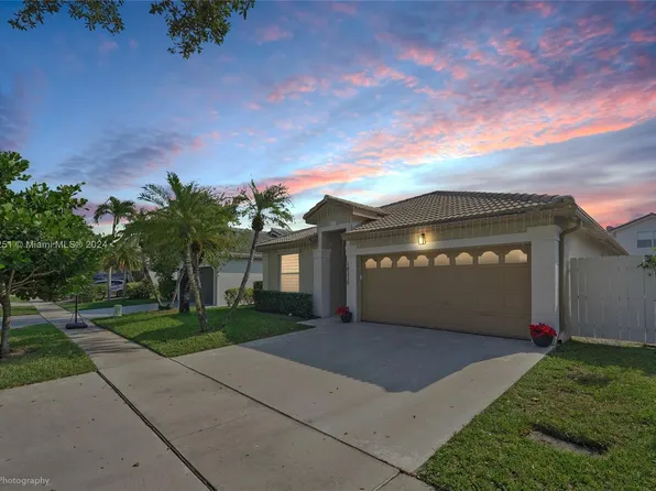 18330 NW 8th St, Hollywood, FL 33029