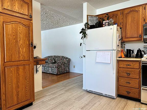 3rd image of 930 13th St