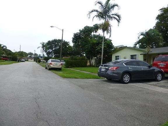 5th image of 4543 NW 36th Ct