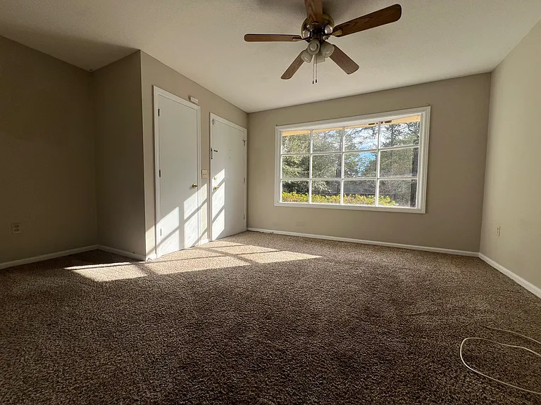 210 Henderson St #B — Photo 8
