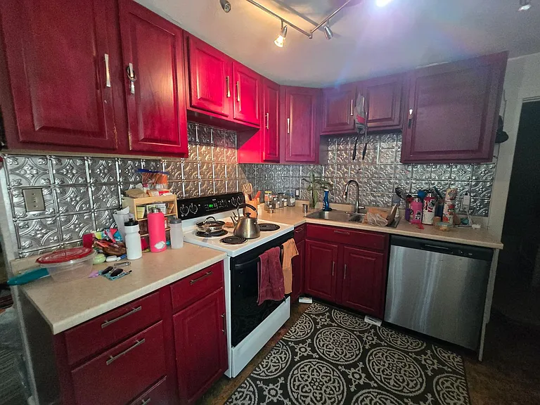 348 Collyer St #104 — Photo 2