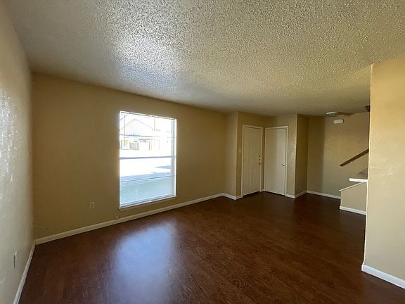 5th image of 4503 Hunt Cir APT D