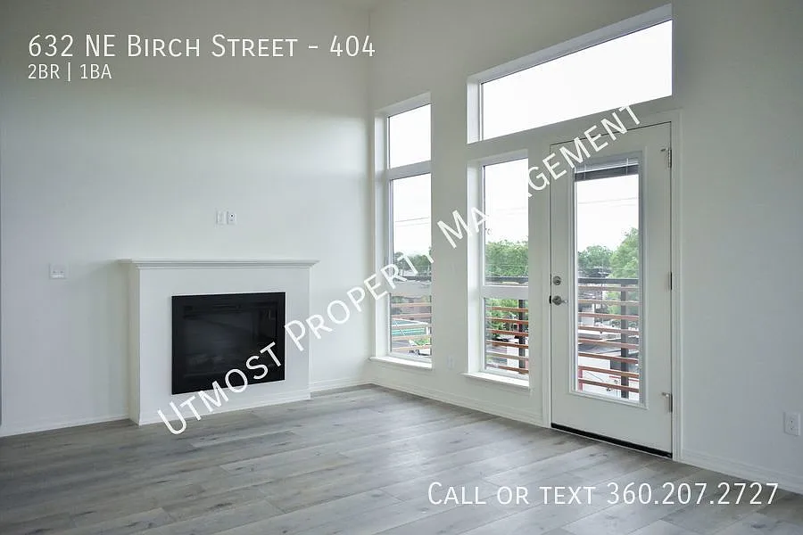 Downtown Camas - Newer Two Bedroom With Amazing Views of MT Hood — Photo 3