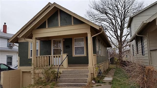 2nd image of 1921 Spruce Ave