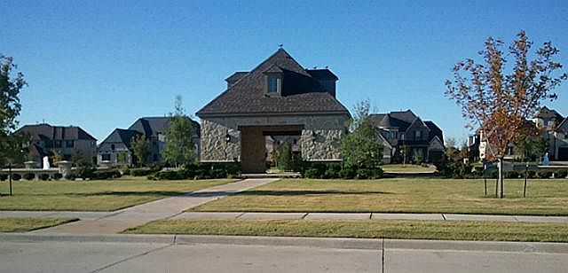 2nd image of 7381 Kentwood Dr