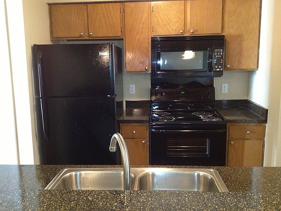 3rd image of 1574 Weyland Dr APT 702