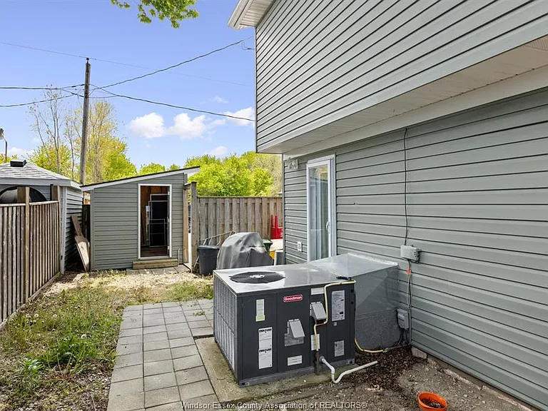 689 Ross Beach Rd — Photo 25