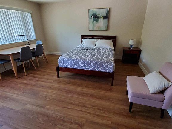 3rd image of 4810 Hamilton Ave APT 14