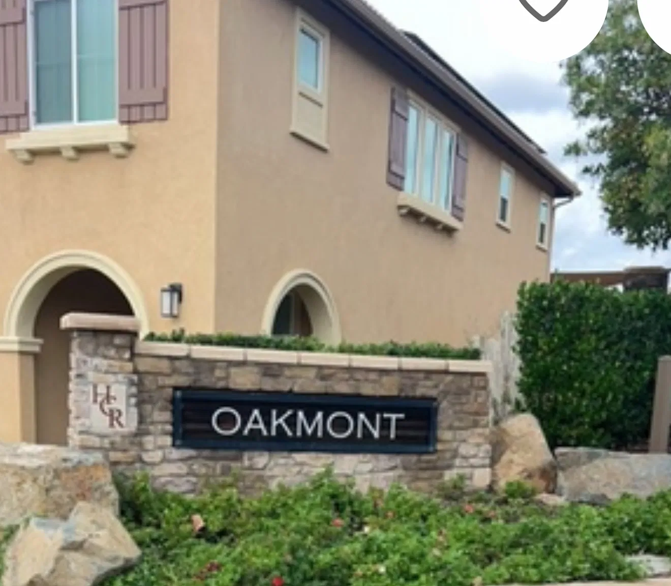4 bed, 2445 sqft, $4,400 — Photo 2