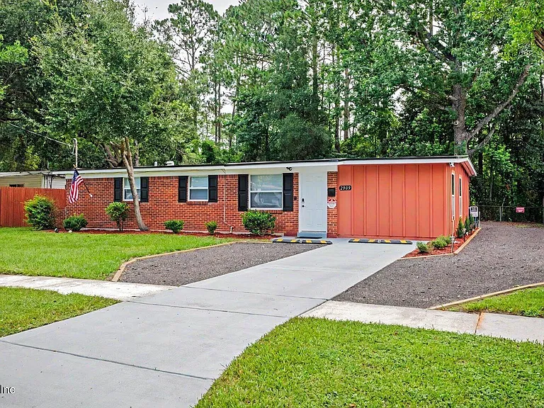 2909 Lauderdale Dr E #A-1 — Photo 2