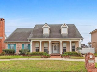 1113 Lake Frances Dr, Gretna, LA 70056