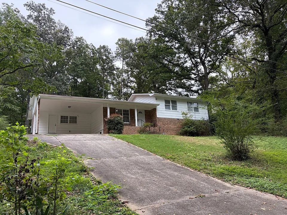 6305 Winwood Dr