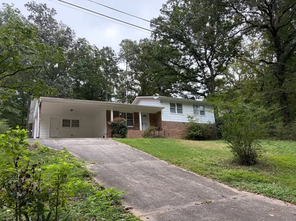 6305 Winwood Dr, Anniston, AL 36206