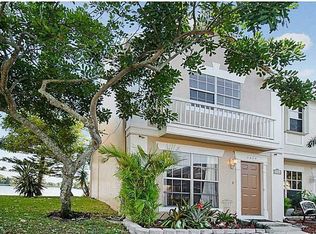 2824 S Edgehill Ln, Cooper City, FL 33026