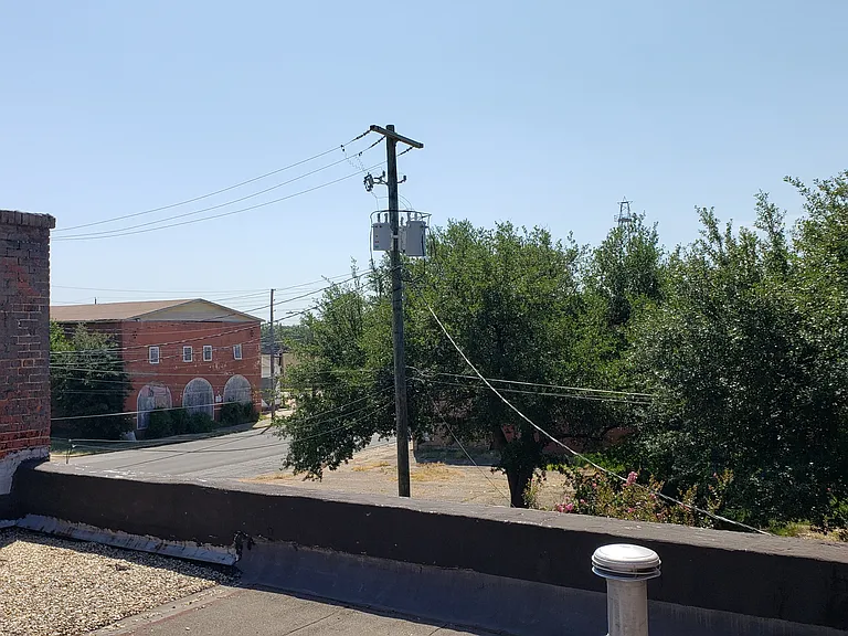 114 N Kilgore St — Photo 12