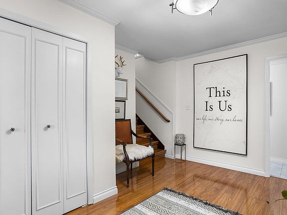 3rd image of 10659 Santa Monica Dr