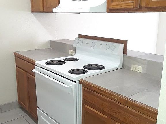5th image of 630 W Taft Ave APT 18