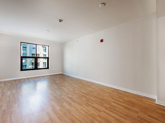 3rd image of 1150 J St Unit 602