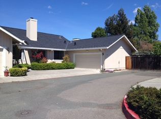 666 Spring Ln, Sonoma, CA 95476