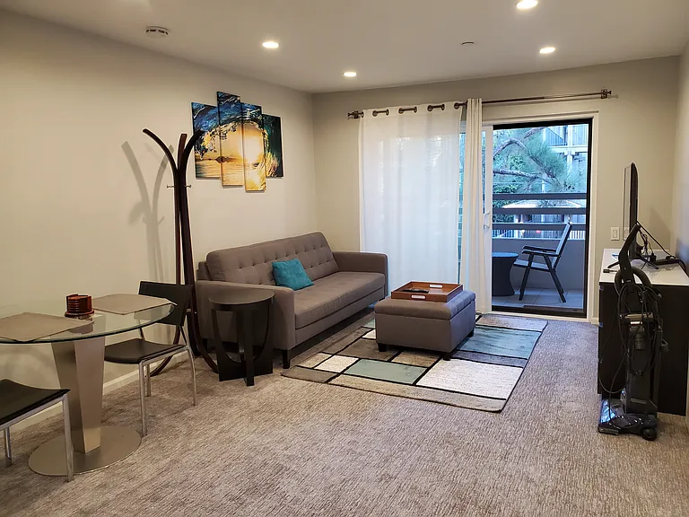1225 Pacific Beach Dr #2F — Photo 1