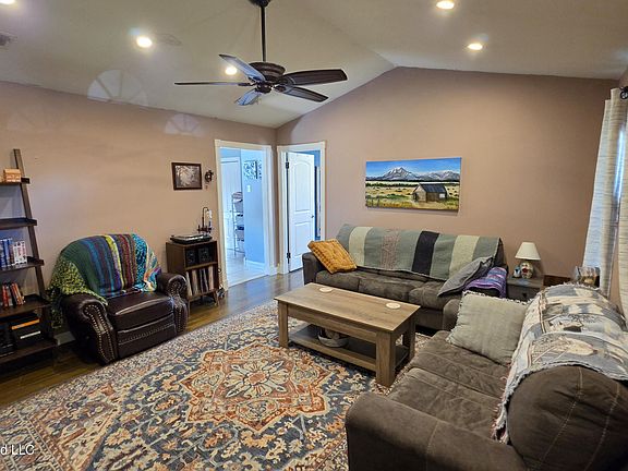 2nd image of 4215 Highgate Dr