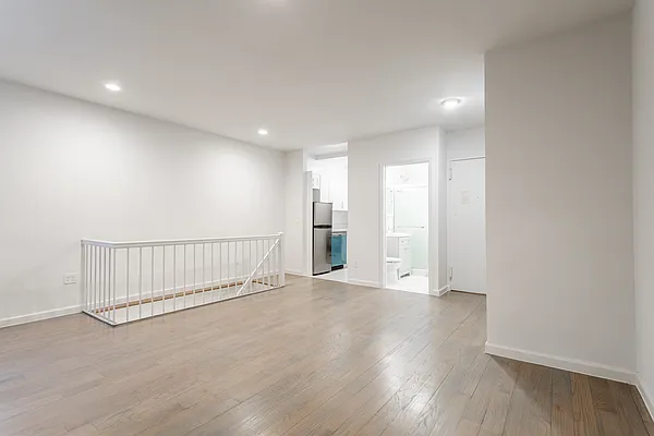 Rented by Bond New York | media 16