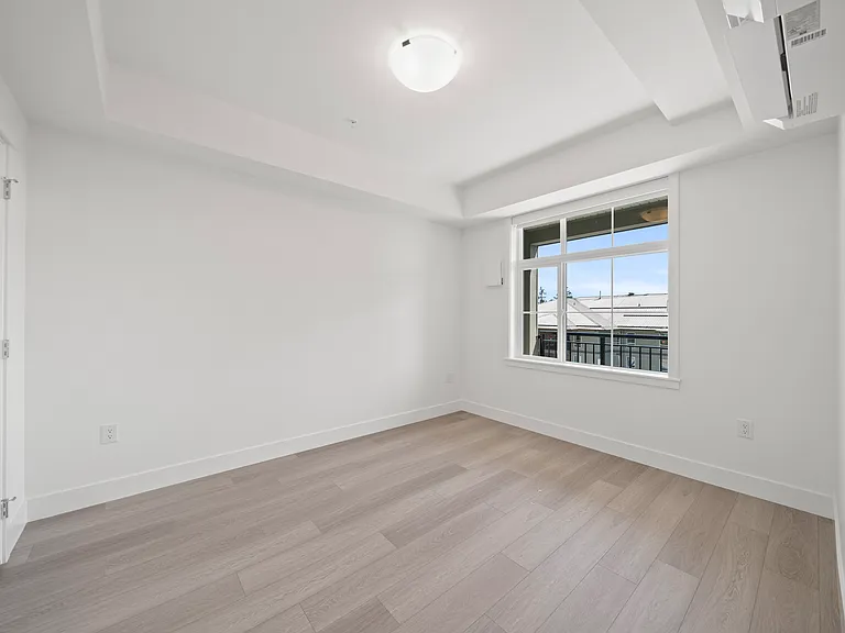 22348 North Ave — Photo 11