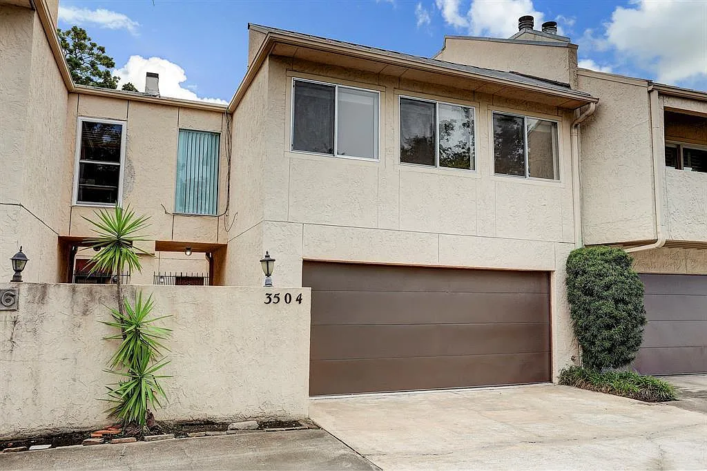 3504 W Holcombe Blvd — Photo 2