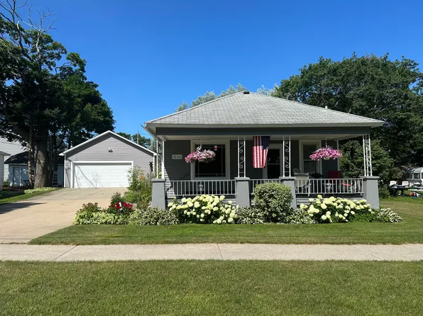 405 Henry St, Mackinaw City, MI 49701