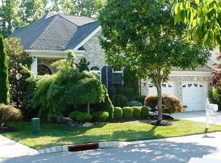 16 Crooked Stick Rd, Jackson, NJ 08527