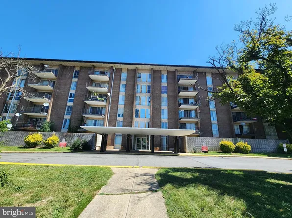 6011 Emerson St APT 616, Bladensburg, MD 20710