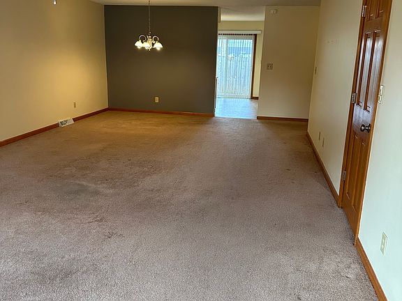 2nd image of 407 Bellerive Rd