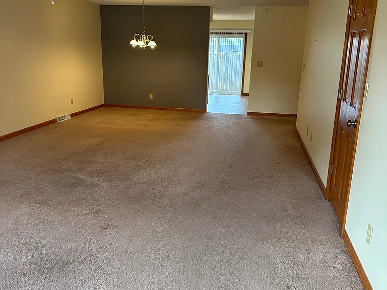 407 Bellerive Rd — Photo 2