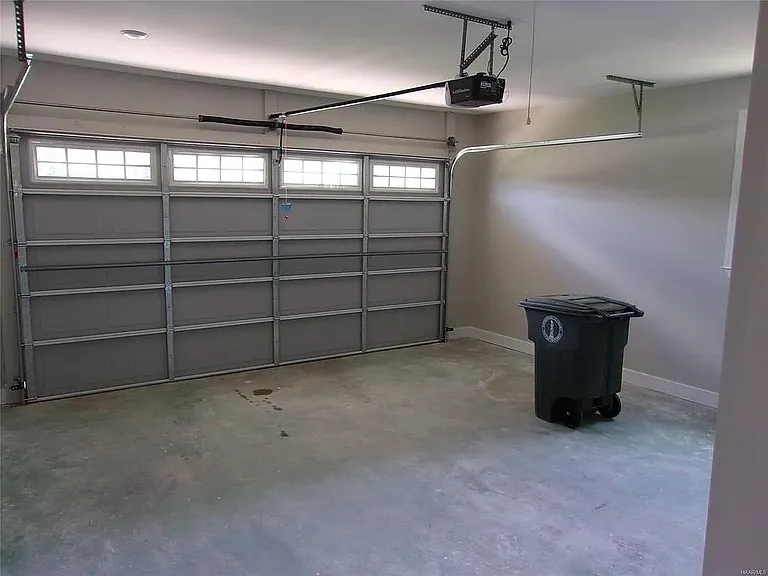 1102 Brooks Cir — Photo 19