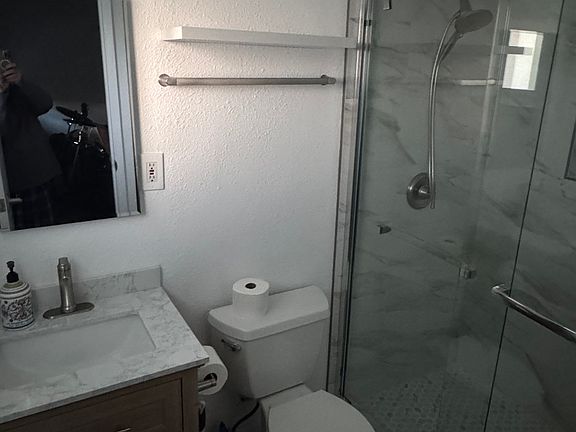 5th image of 3373 Lindenoaks Dr