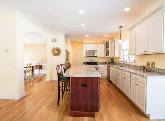 4th image of 121 Greystone Ter