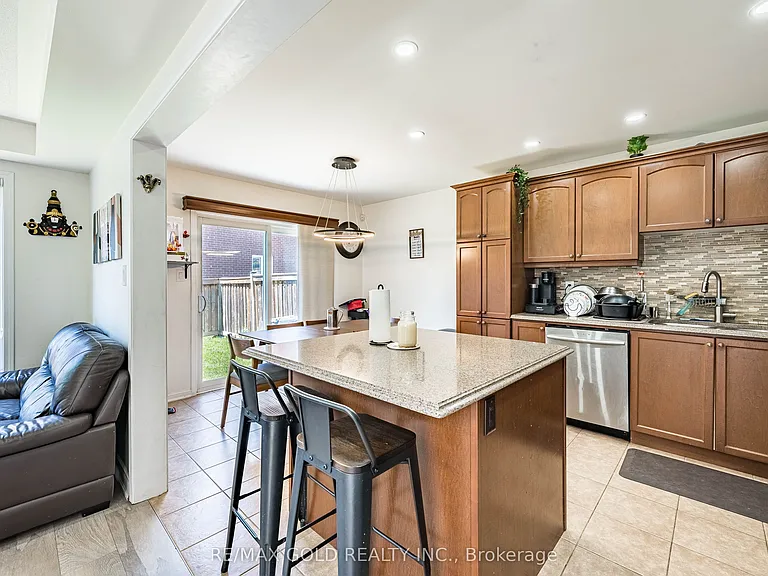 26 Robert Parkinson Dr — Photo 8