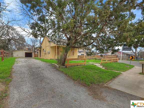 4th image of 316 W Martin Luther King Dr