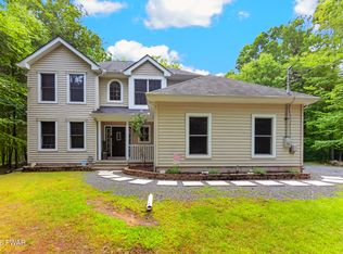 195 Aspen Dr, Milford, PA 18337