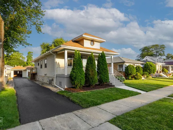 526 Linden Ave, Bellwood, IL 60104