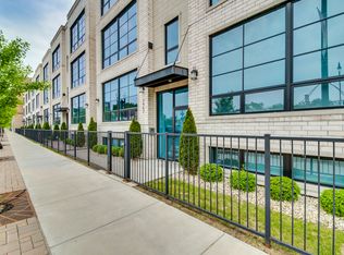 2457 W Irving Park Rd #3 E, Chicago, IL 60618