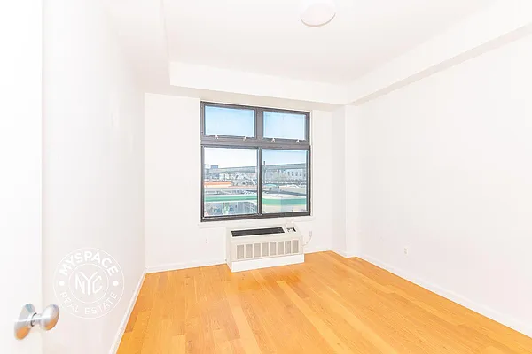 Rented by MySpaceNYC | media 7