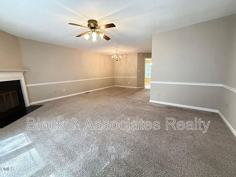120 Greenmont Ln — Photo 8