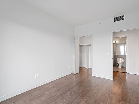 3rd image of 11-39 49th Ave #821